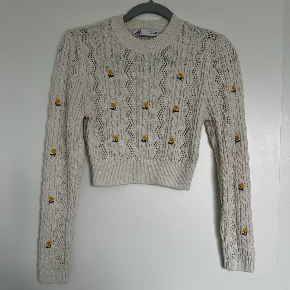 Zara Cream Cable-Knit Cropped Sweater with Yellow Rose Details